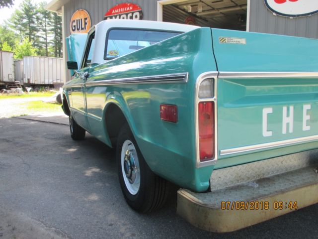 1971 Green/white Chevrolet C-10 Pickup