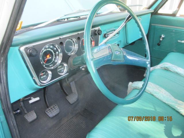 1971 Green/white Chevrolet C-10 Pickup
