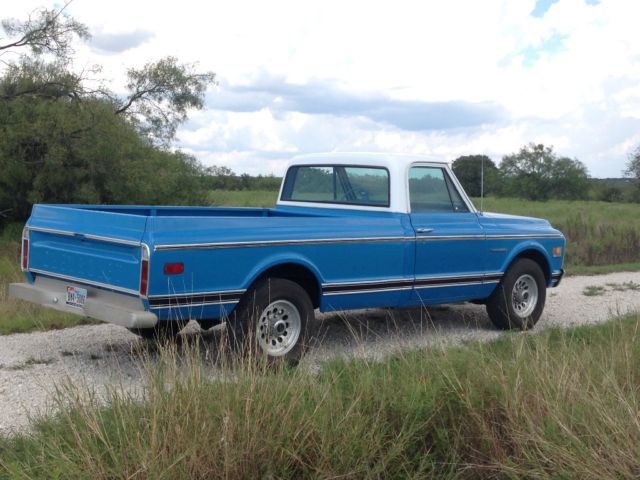 1972 Blue/white Chevrolet C-10