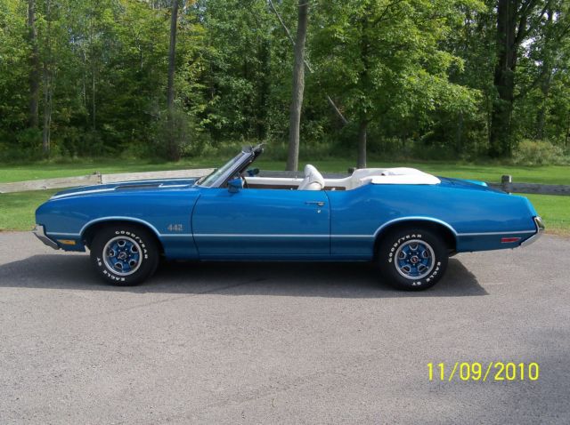 1972 Viking Blue with White Stripes Oldsmobile 442