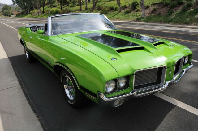 1972 Green Oldsmobile 442 Convertible