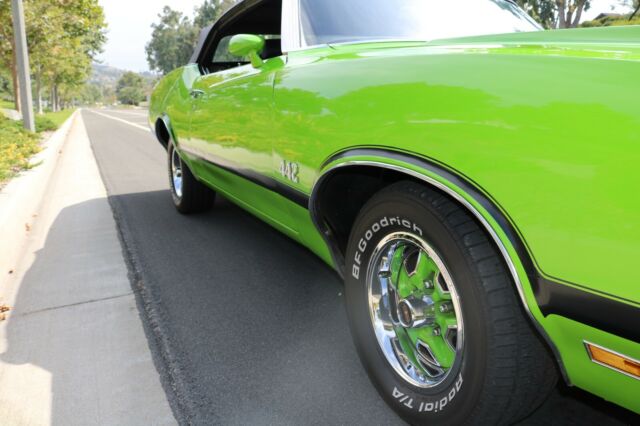 1972 Green Oldsmobile 442 Convertible