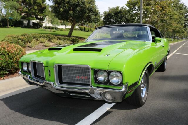1972 Green Oldsmobile 442 Convertible