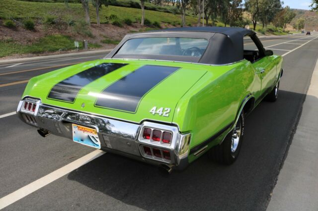 1972 Green Oldsmobile 442 Convertible