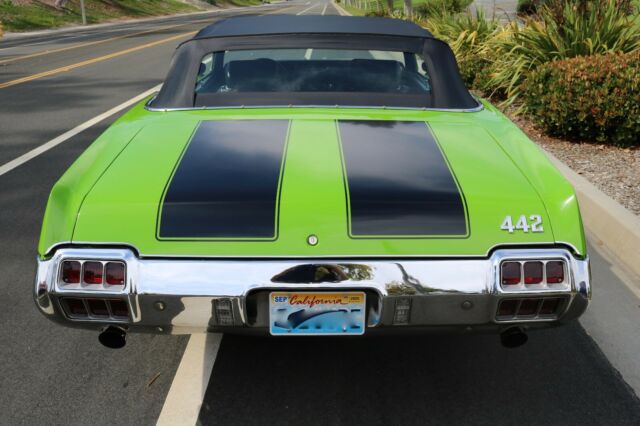 1972 Green Oldsmobile 442 Convertible