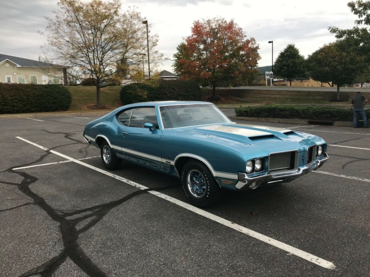 1972 Blue Oldsmobile 442 Hardtop