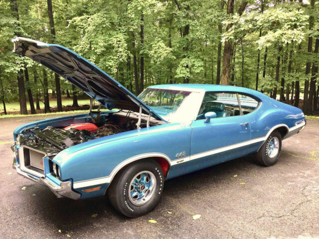 1972 Blue Oldsmobile 442