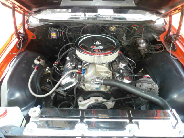 1972 Orange Chevrolet Chevelle Coupe