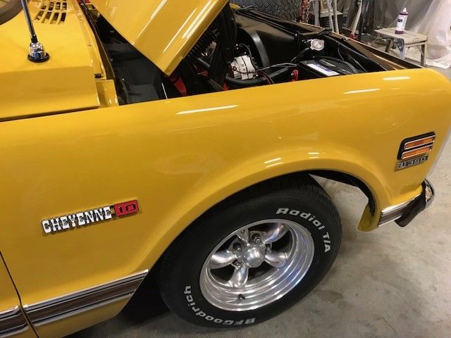 1972 Yellow Chevrolet C-10