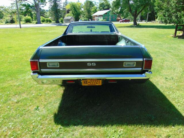1972 Green Chevrolet El Camino pickup