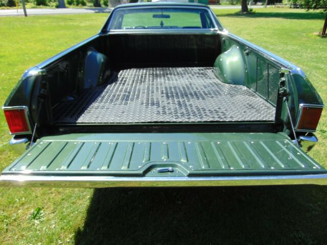 1972 Green Chevrolet El Camino pickup