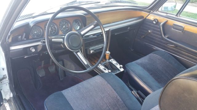 1972 White BMW 3-Series Coupe