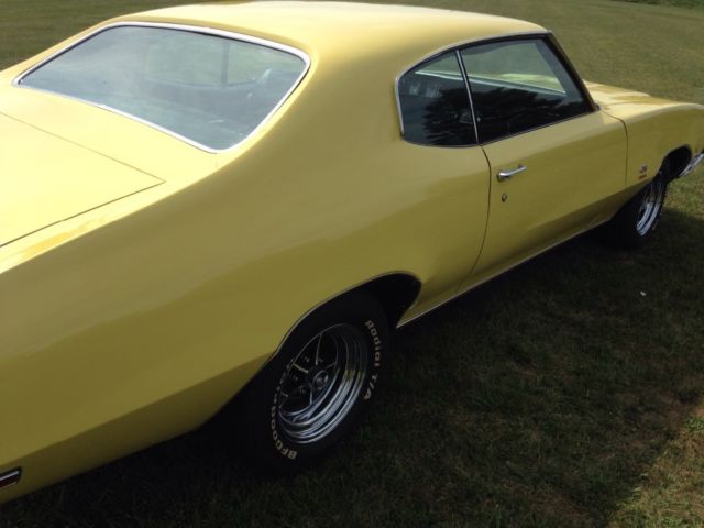 1972 Yellow Buick Skylark Coupe