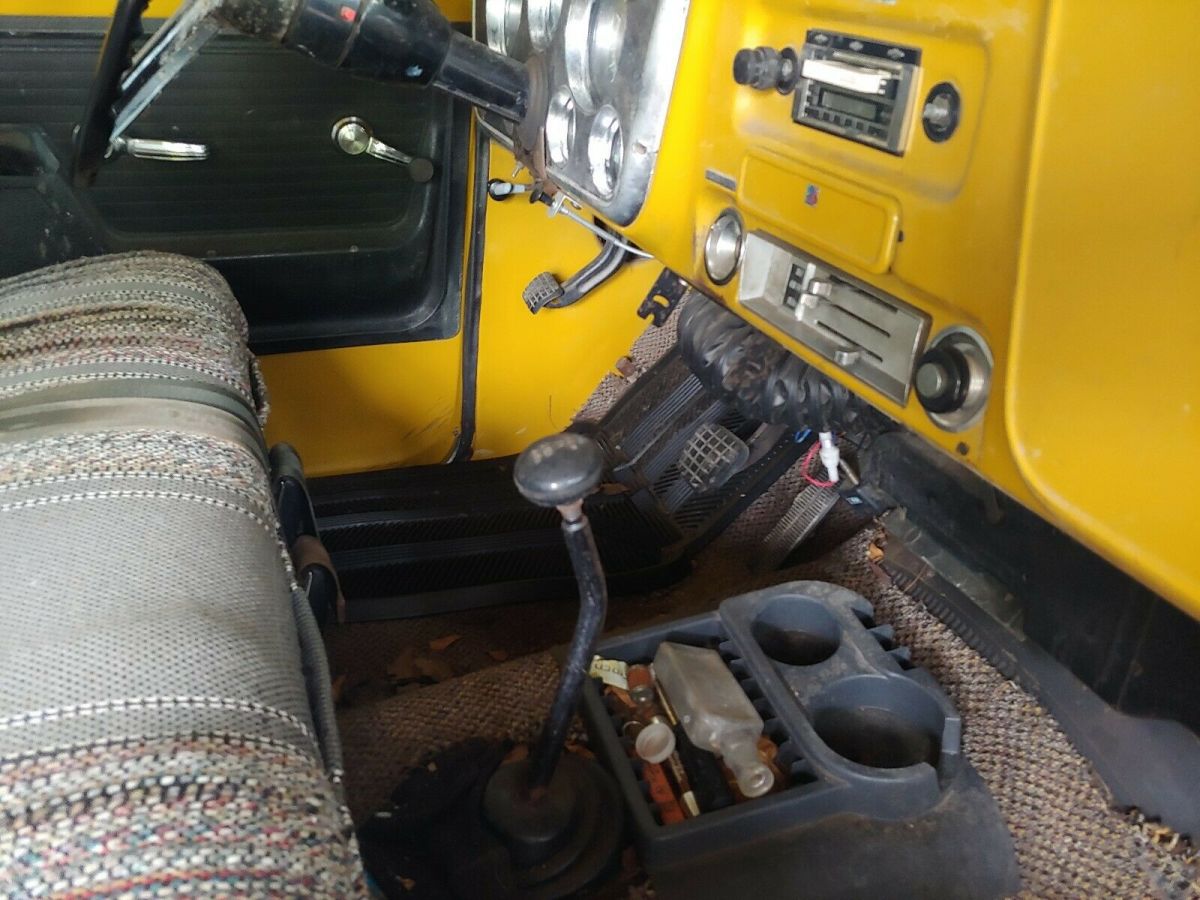 1972 Ocher Chevrolet C-10 Standard Cab Pickup