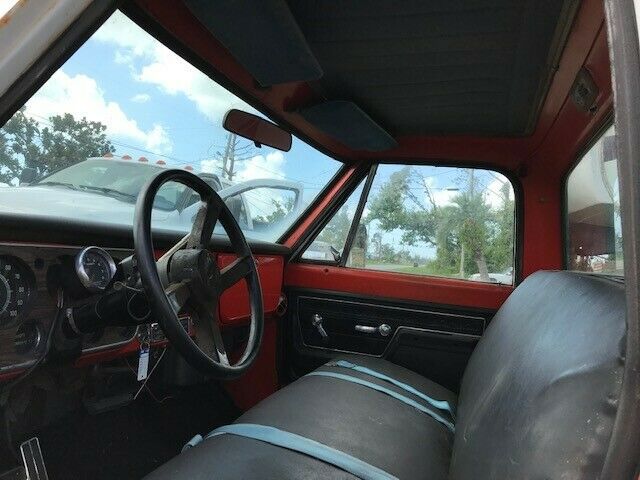1972 ORANGE AND WHITE Chevrolet C-10 Pickup