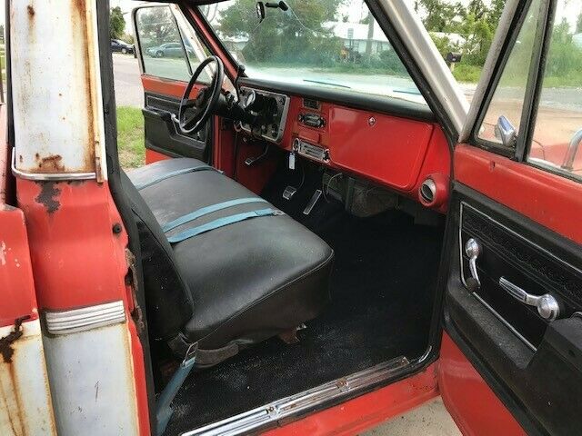 1972 ORANGE AND WHITE Chevrolet C-10 Pickup