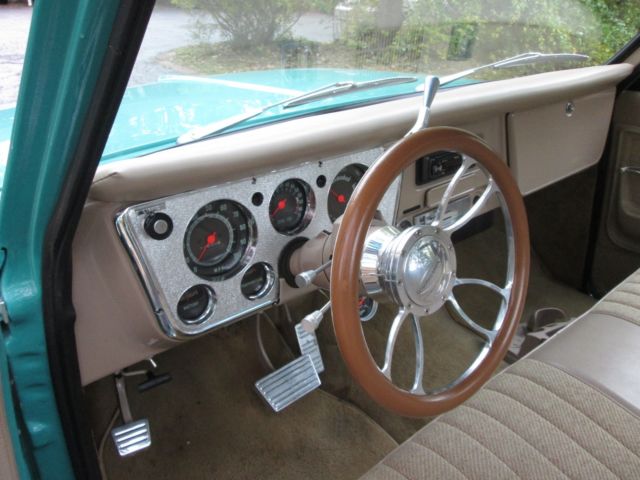 1972 Green Chevrolet C-10 Short Body