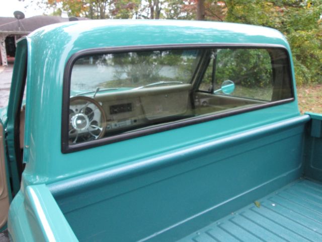 1972 Green Chevrolet C-10 Short Body