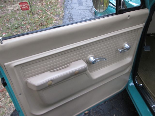 1972 Green Chevrolet C-10 Short Body