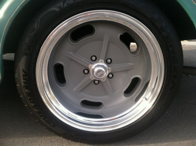 1972 tuerqoise Chevrolet C-10 Cab & Chassis