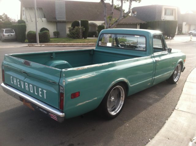 1972 tuerqoise Chevrolet C-10 Cab & Chassis