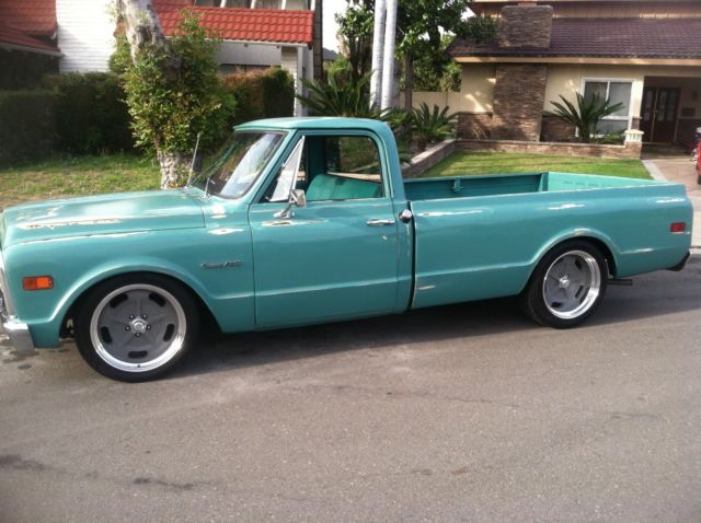1972 tuerqoise Chevrolet C-10 Cab & Chassis