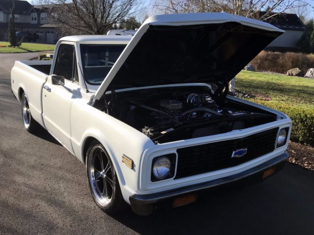 1972 WHITE Chevrolet C-10 Standard Cab Pickup