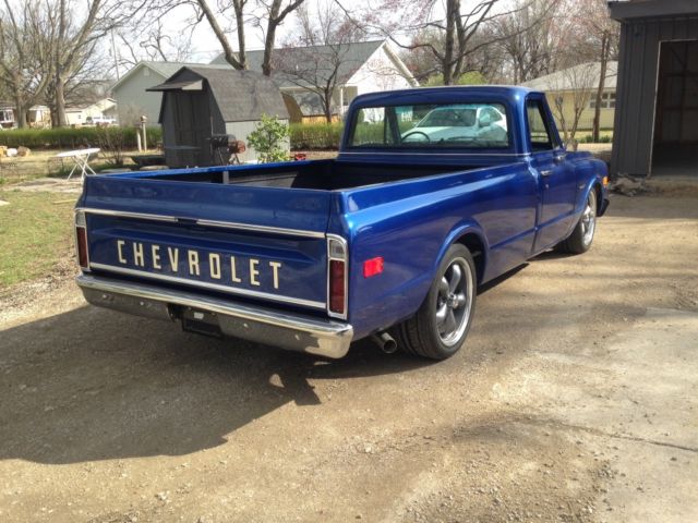 1972 White Chevrolet C-10 Stepside