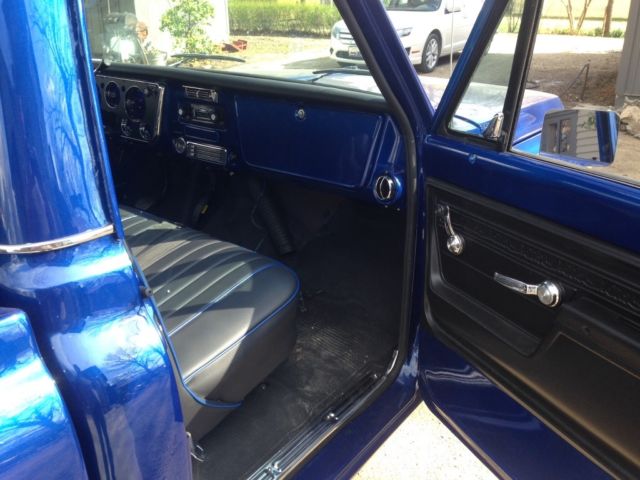 1972 White Chevrolet C-10 Stepside