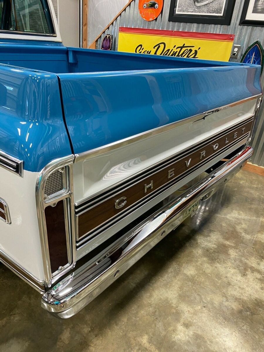 1972 Blue Chevrolet C-10 Standard Cab Pickup