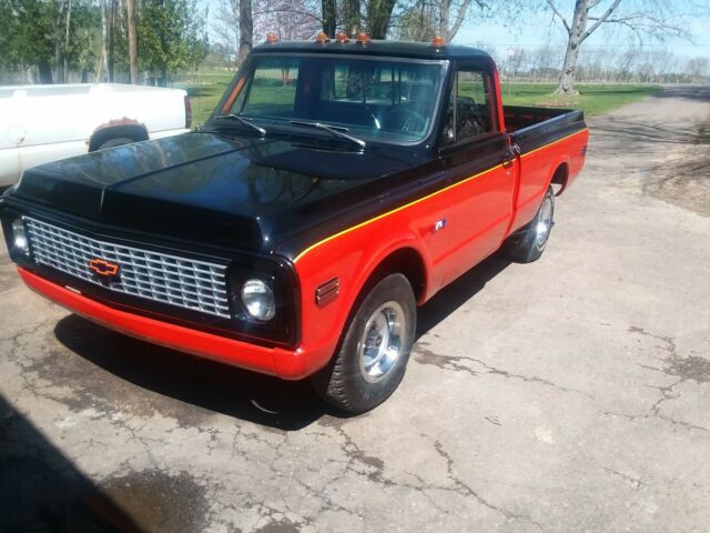 1972 Orange- black Chevrolet C-10