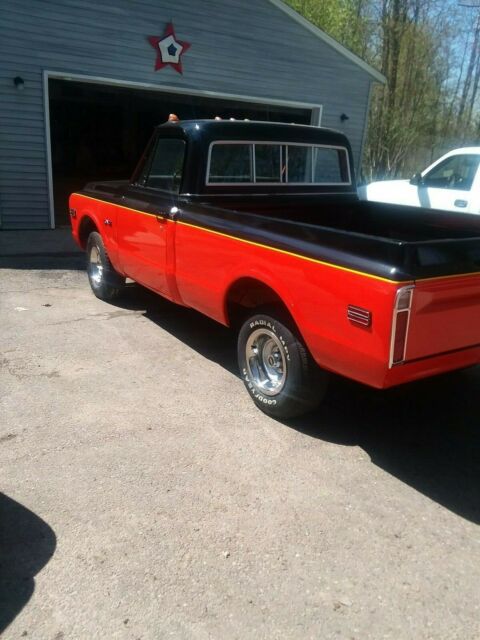 1972 Orange- black Chevrolet C-10