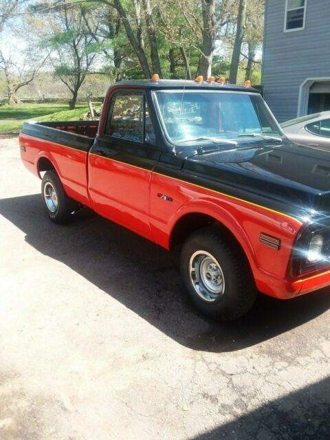 1972 Orange- black Chevrolet C-10