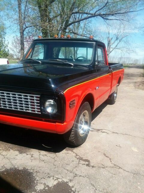 1972 Orange- black Chevrolet C-10