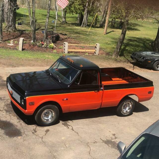 1972 Orange- black Chevrolet C-10