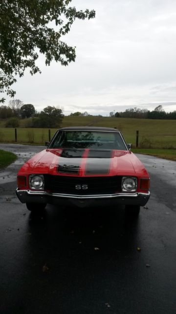 1972 candy apple red / black racing strip Chevrolet Chevelle Coupe