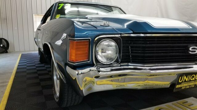 1972 Blue Chevrolet Chevelle Coupe