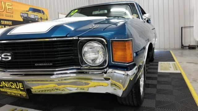 1972 Blue Chevrolet Chevelle Coupe