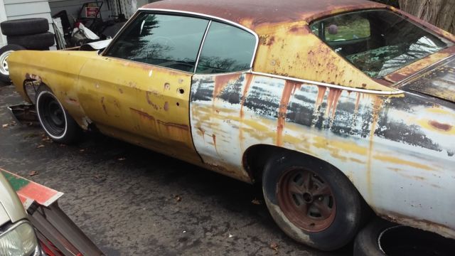 1972 Gold Chevrolet Chevelle Coupe