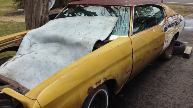 1972 Gold Chevrolet Chevelle Coupe