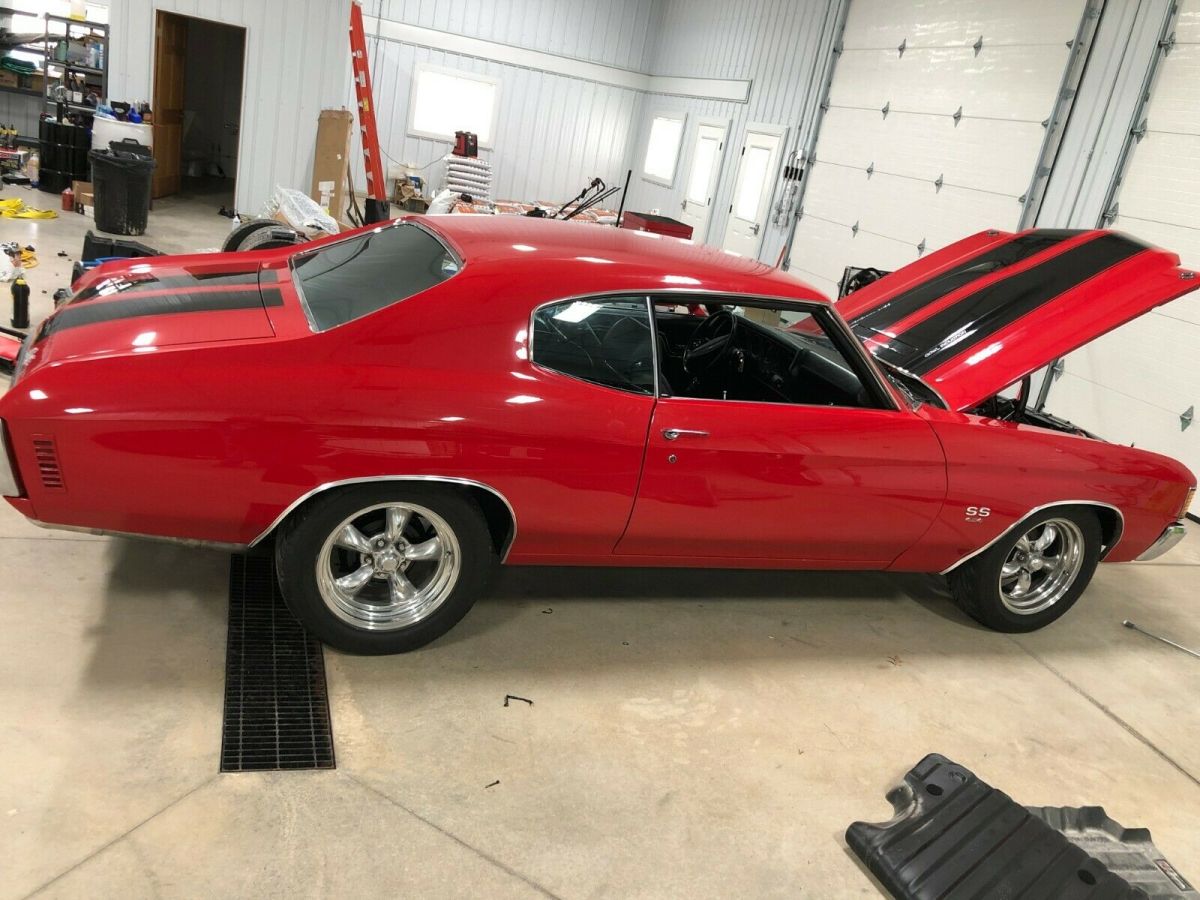 1972 Red Chevrolet Chevelle Coupe