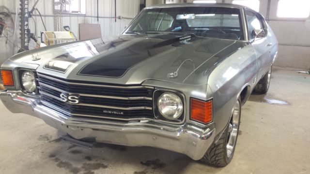 1972 Silver Chevrolet Chevelle Coupe