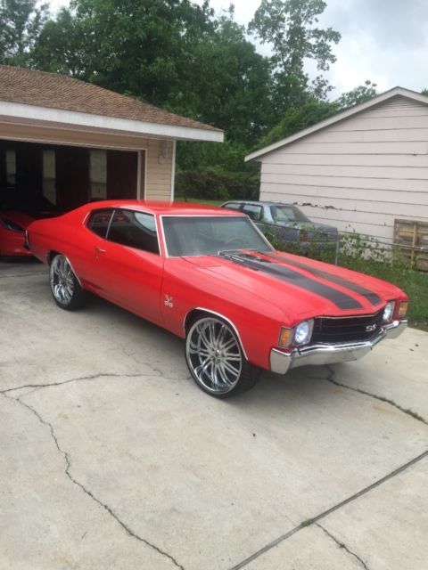 1972 Red Chevrolet Chevelle Coupe