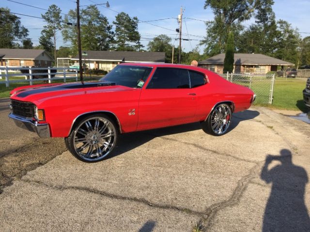 1972 Red Chevrolet Chevelle Coupe