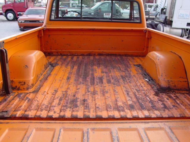 1972 Orange Chevrolet C-10 Pickup Short Box