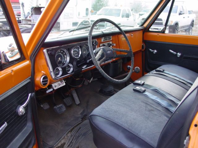 1972 Orange Chevrolet C-10 Pickup Short Box