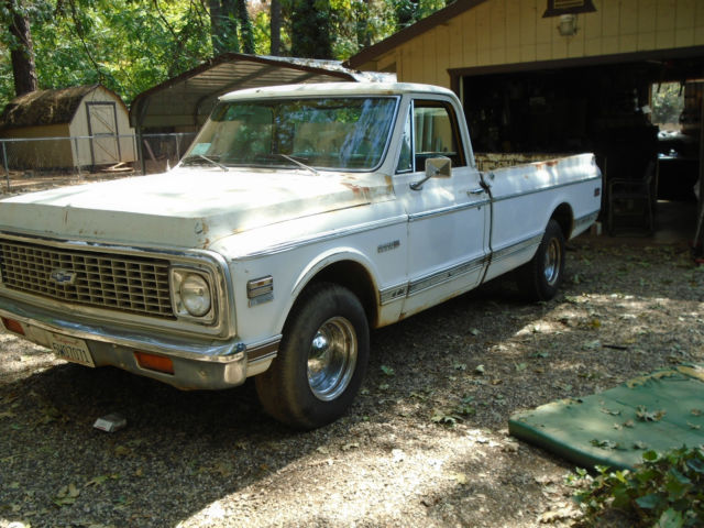1972 White Chevrolet C-10 Cab & Chassis