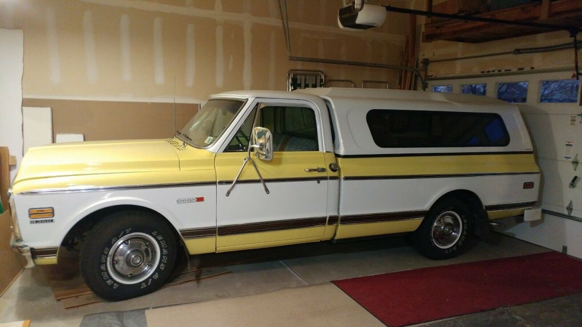1972 Red & White Chevrolet C-10 Regular  Cab Pickup
