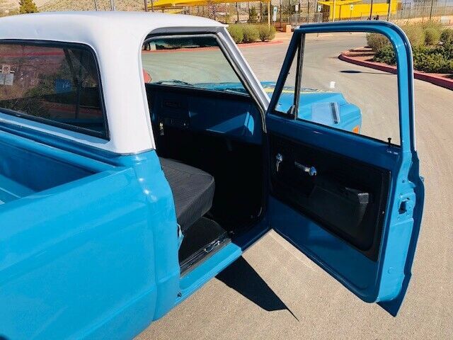 1972 Blue Chevrolet C-10 Standard Cab Pickup