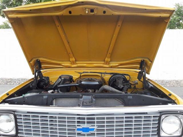 1972 Yellow Chevrolet C-10 Standard Cab Pickup